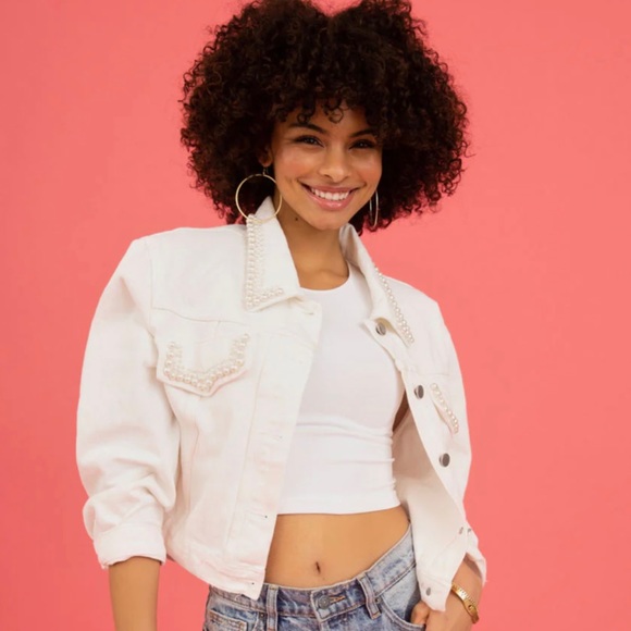 White jean jacket with pearl embellishes from Vici Collection. - Picture 4 of 4